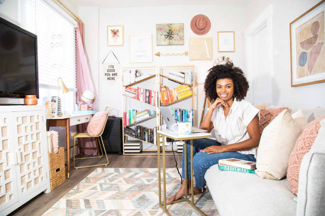 This 450-Square-Foot Rental Makes Organizing and Designing on a Budget Look Easy