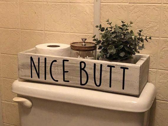 Home Decorating Ideas Bathroom Nice Butt Badezimmer Dekor, Bad Catch All, Toilettenpapierhalter, Bauernhaus Bad…